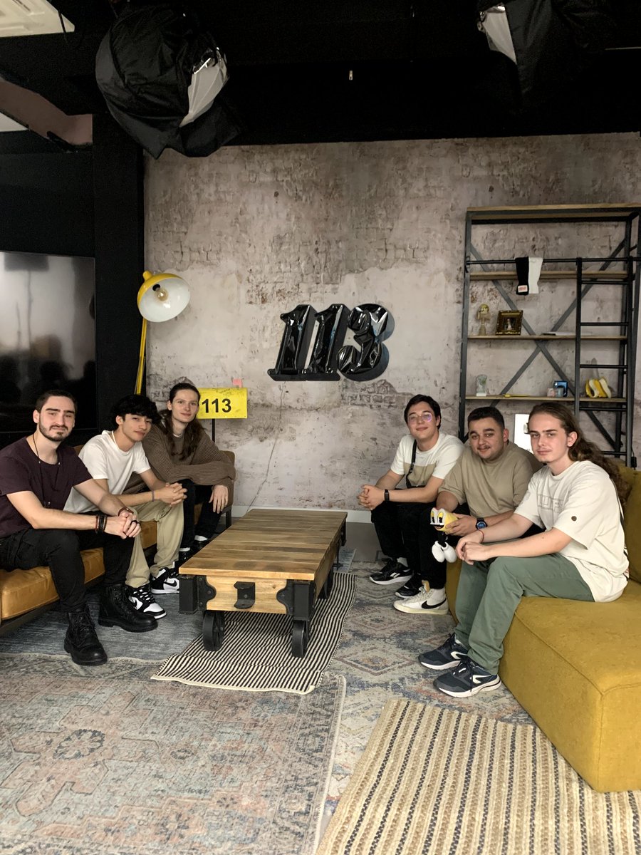 LagFdi's tweet photo. Ayer, miembros de LAG y representando a @eSportsUCM  conocimos las oficinas de @TeamHeretics !!!!

Gran experiencia, también vimos el escenario de @Club113 . Increíble trabajo el que hay detrás de un equipo grande de eSports.

Muchas gracias y mucha suerte en las competiciones! https://t.co/4JrXzctp02