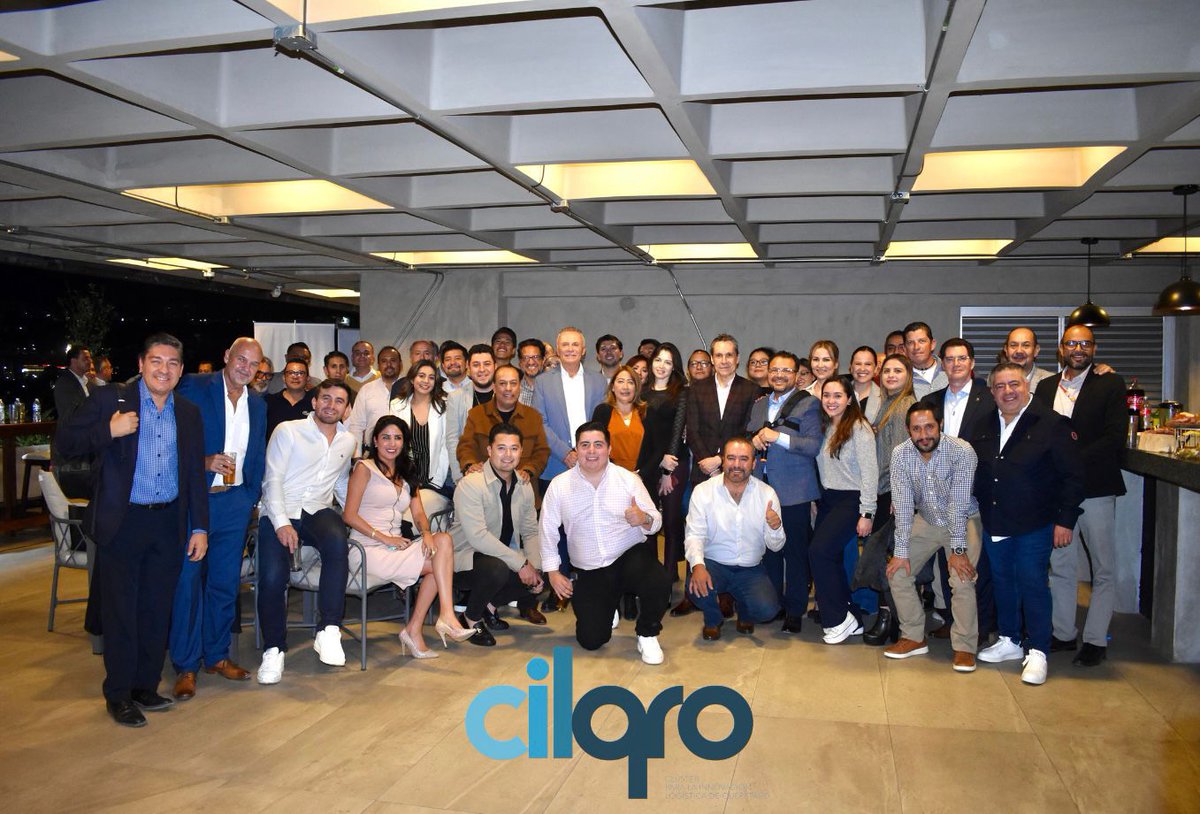 CorpSenoroMX's tweet photo. Estupendo CILQRO NETWOKING NIGHT en #Queretaro reuniéndose los expertos en materia logística de #mexico 🇲🇽 
Nuestra firma @CorpSenoroMX presente en tan importante evento... #Juntos fortaleciendo los negocios y la industria de nuestro País y de la region 🇨🇦🇺🇸🇲🇽 #TMEC

📌 @mdelprete @SEDESUQro  @amsdemex @m_ebrard @SE_mx @realDonaldTrump @CILQRO @AIQ_MX @UArkansas @AMTIMexico @UnileverMX @DHLMex @ASAMexico_mx @SICTmx @UberFreight @covestro #logistica #comercioexterior #Servicios