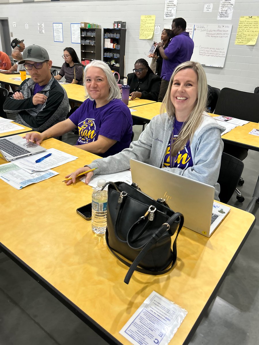 nekia_petry's tweet photo. Lots of HQI learning going on today! Let’s go Unit 2! The presenters were AMAZING! #pdday #weareinthework #letitwork @diannabalderas @HISDNorthDiv @NFlores_HISD https://t.co/2maVbUfJPa