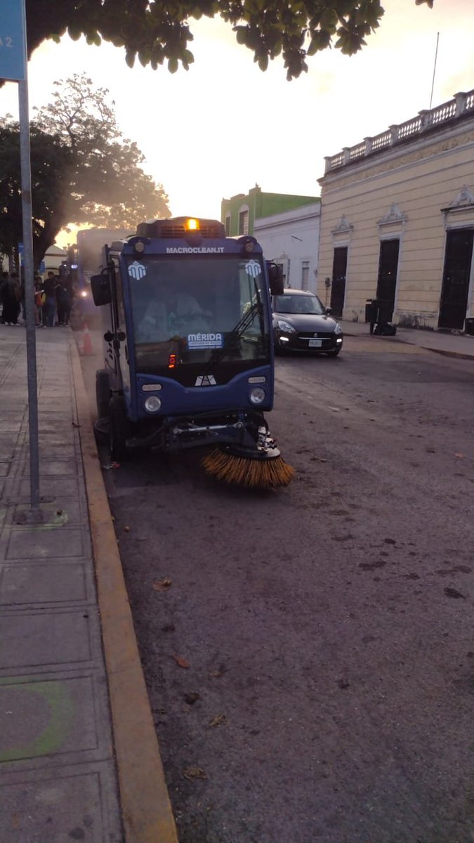 ¡Seguimos trabajando por una #Mérida al 💯!

Gracias a la barredora, mantenemos nuestras calles libres de residuos, para que puedas disfrutar de un entorno más limpio y agradable. #MéridaContigoEsMejor

<a href="/CeciliaPatronL/">Cecilia Patrón Laviada</a> <a href="/CeciliaPatronL/">Cecilia Patrón Laviada</a>