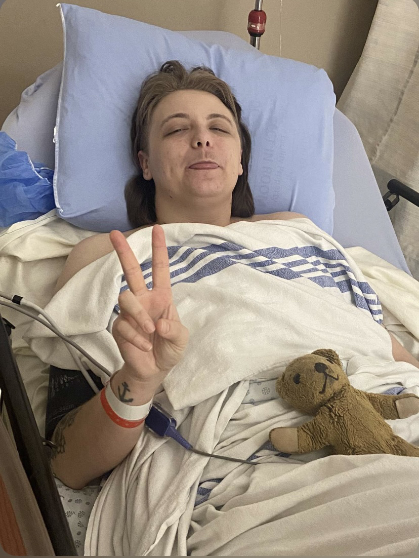 TardyRenegade's tweet photo. finally got top surgery yesterday!!!
death before detransition 🤘 https://t.co/tAXIDPrjAc