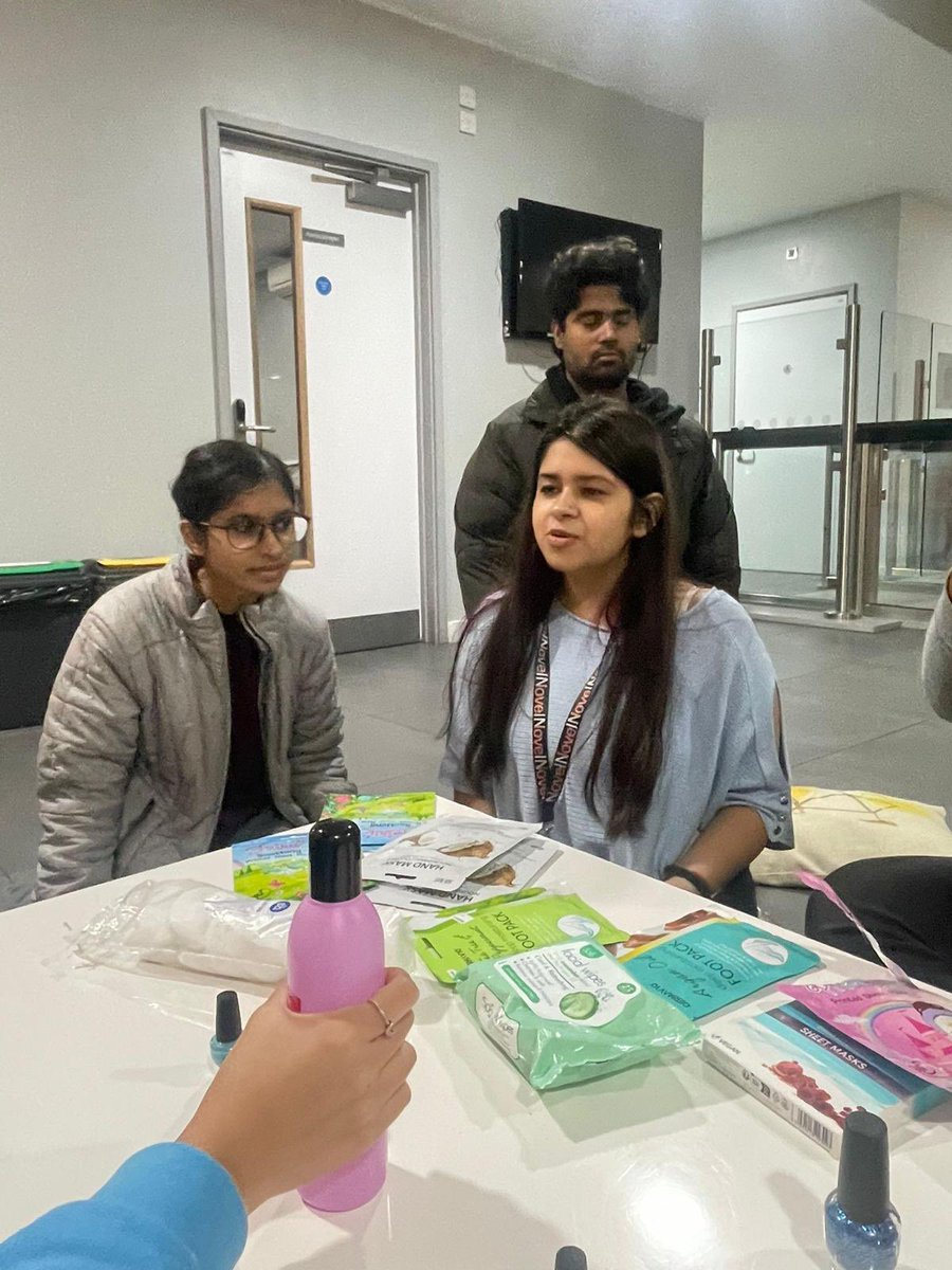 covuniaccomm's tweet photo. What better to do on a cold, dark evening than have a pamper with friends!✌️

#ResLife #Futurelets #CoventryUniversity #StudentAccommodation #Coventry2024 #StudentLife #ThisIsCoventry #SupportingStudents #Events #Pamper https://t.co/HCFT5ECO4R