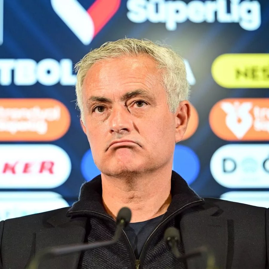 DeadlineDayLive's tweet photo. 🚨 𝗕𝗥𝗘𝗔𝗞𝗜𝗡𝗚: José Mourinho is targeting the Newcastle job if Eddie Howe leaves.

He feels he has 'unfinished' business in the Premier League and sees Newcastle as the ideal chance for another English job.

(Source: @guardian_sport) https://t.co/F5lByhijEn
