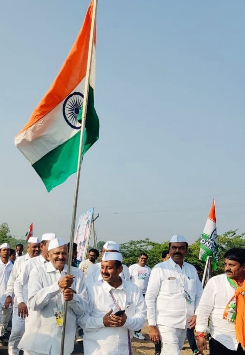 My warm tributes to <a href="/CongressSevadal/">Congress Sevadal</a> General Secretary Late Shri Krishnakant Pandey ji, who was a dedicated soldier of <a href="/INCIndia/">Congress</a>. 

He was always so cheerful and kind in the #BharatJodoYatra. He is fondly missed by all Yatris. Om Shanti 🙏🏻.