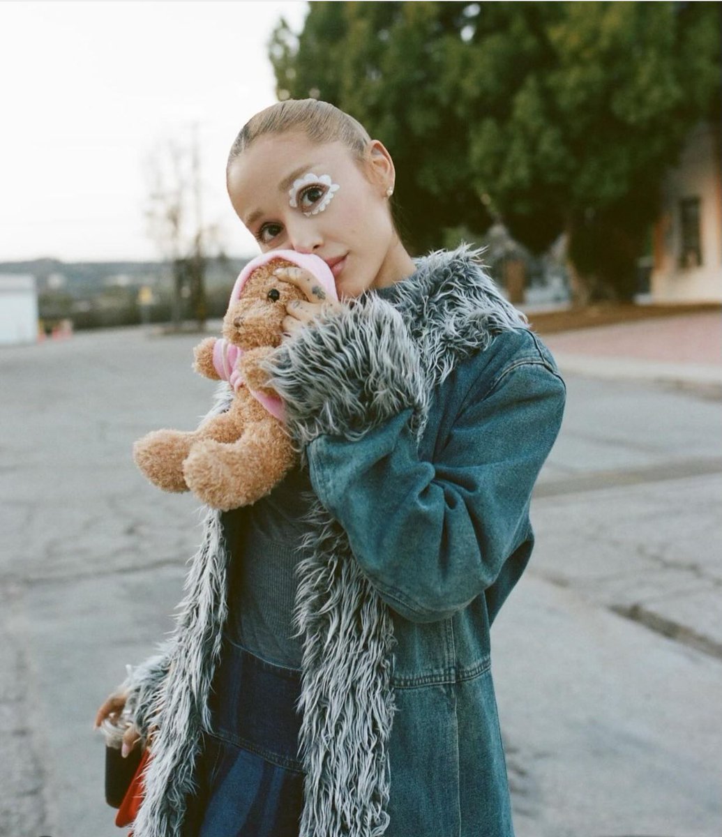 Ariana Grande's "we can't be friends (wait for your love)" received zero nominations at this year's #GRAMMYs.

The track debuted at #1 on the Hot 100, with its video propelling it to success both in the US and worldwide.