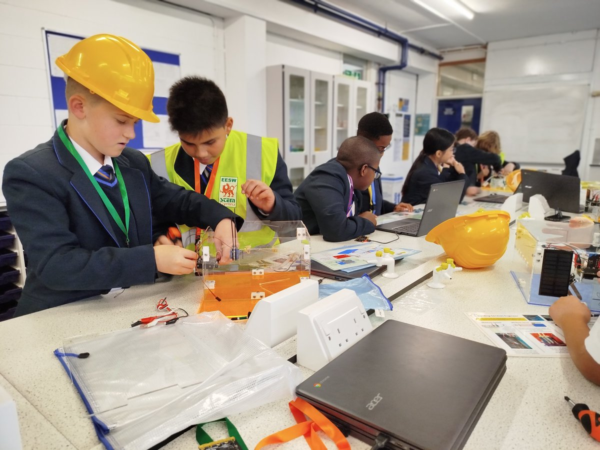 A great morning for our science club working on their sustainable farming project with <a href="/EESWSTEMCymru/">EESW STEM Cymru</a>. Students  built their greenhouses and wrote the coding to control and monitor their environmental sensors.  All loved the experience. I wonder who'll grow the best crop?🌱🌾🪴