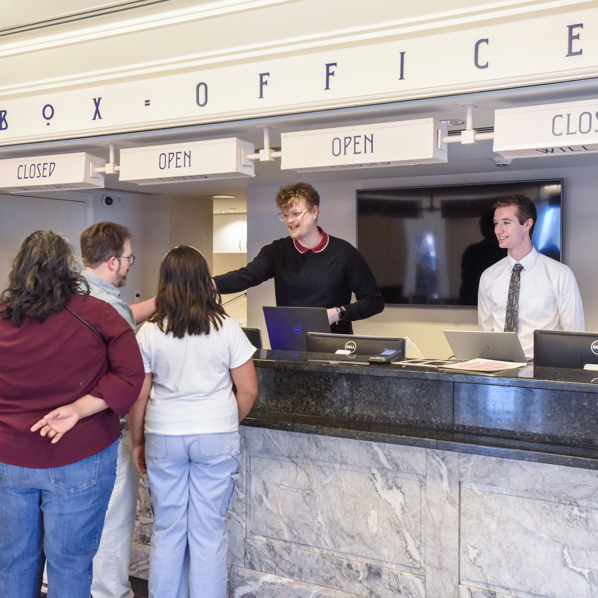 We are seeking a full-time Box Office Associate to join our team! 🎫

Learn more &amp; apply: fwsymphony.org/careers/admini…