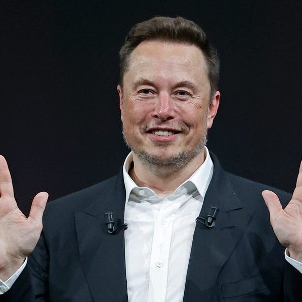 GlobeEyeNews's tweet photo. Elon Musk spent $130 million to help elect Donald Trump.

His net worth increased by $20 billion on the first day following Trump's victory. https://t.co/WS9PgJsWrV