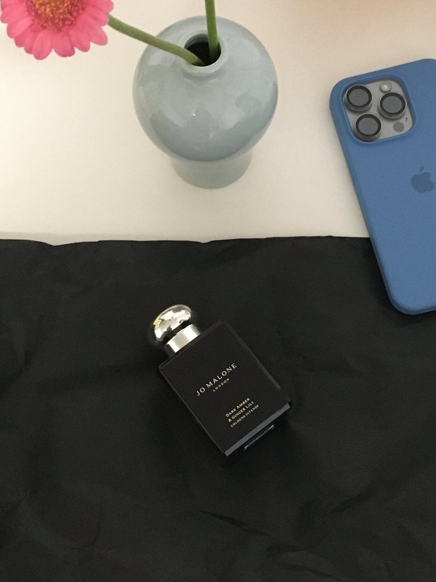 fromxummer's tweet image. 받은 선물 돌아가면서 다 써보고 끼우고 뿌리고 인증샷 찍는 거 행복하네?