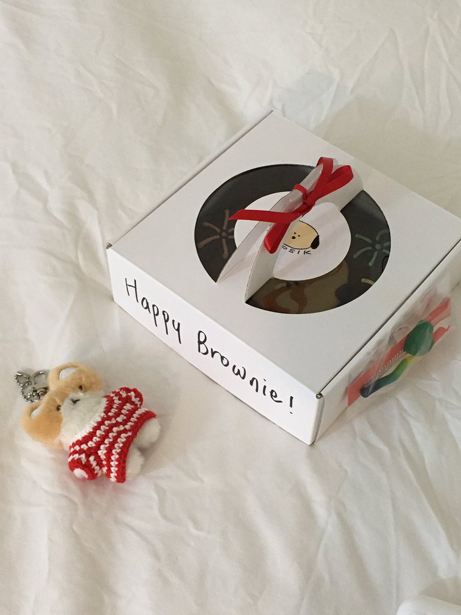 fromxummer's tweet image. 받은 선물 돌아가면서 다 써보고 끼우고 뿌리고 인증샷 찍는 거 행복하네?