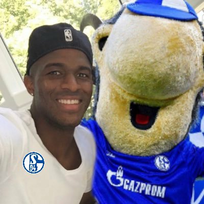 DVN16_'s tweet photo. @Benolo7 @spritewipes @SchalkeNews_S04 https://t.co/hgb9pGYvkE
