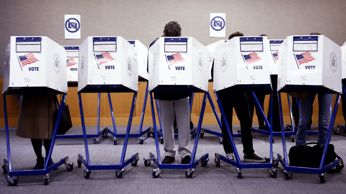 A new report from <a href="/CNN/">CNN</a> featuring exclusive insights from Graphika's <a href="/jc_stubbs/">Jack Stubbs</a> looks at numerous non-credible bomb threats that took place across swing states on Election Day, including via email addresses from Russian internet domains: graphika.com/posts/election…