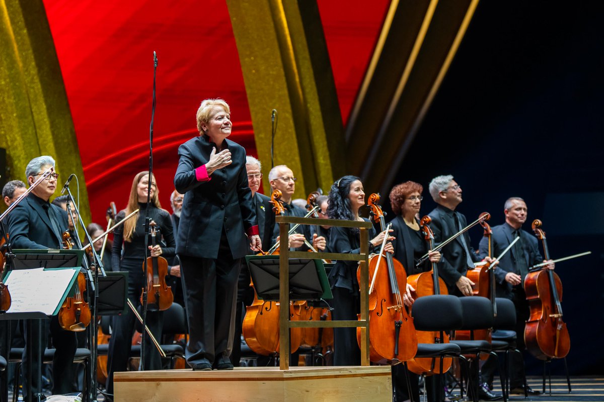 The Philadelphia Orchestra (@philorch) on Twitter photo Thursday night’s concert was held in the Phoenix Hill Sports Park. With 5,000 people in attendance at the arena, and the combined viewership from livestreams, including on Chunxi Road and on WeChat, Thursday night’s concert amassed over one million viewers.
📸 <a href="/toddrphoto/">Todd Rosenberg</a> Thursday night’s concert was held in the Phoenix Hill Sports Park. With 5,000 people in attendance at the arena, and the combined viewership from livestreams, including on Chunxi Road and on WeChat, Thursday night’s concert amassed over one million viewers.
📸 <a href="/toddrphoto/">Todd Rosenberg</a>