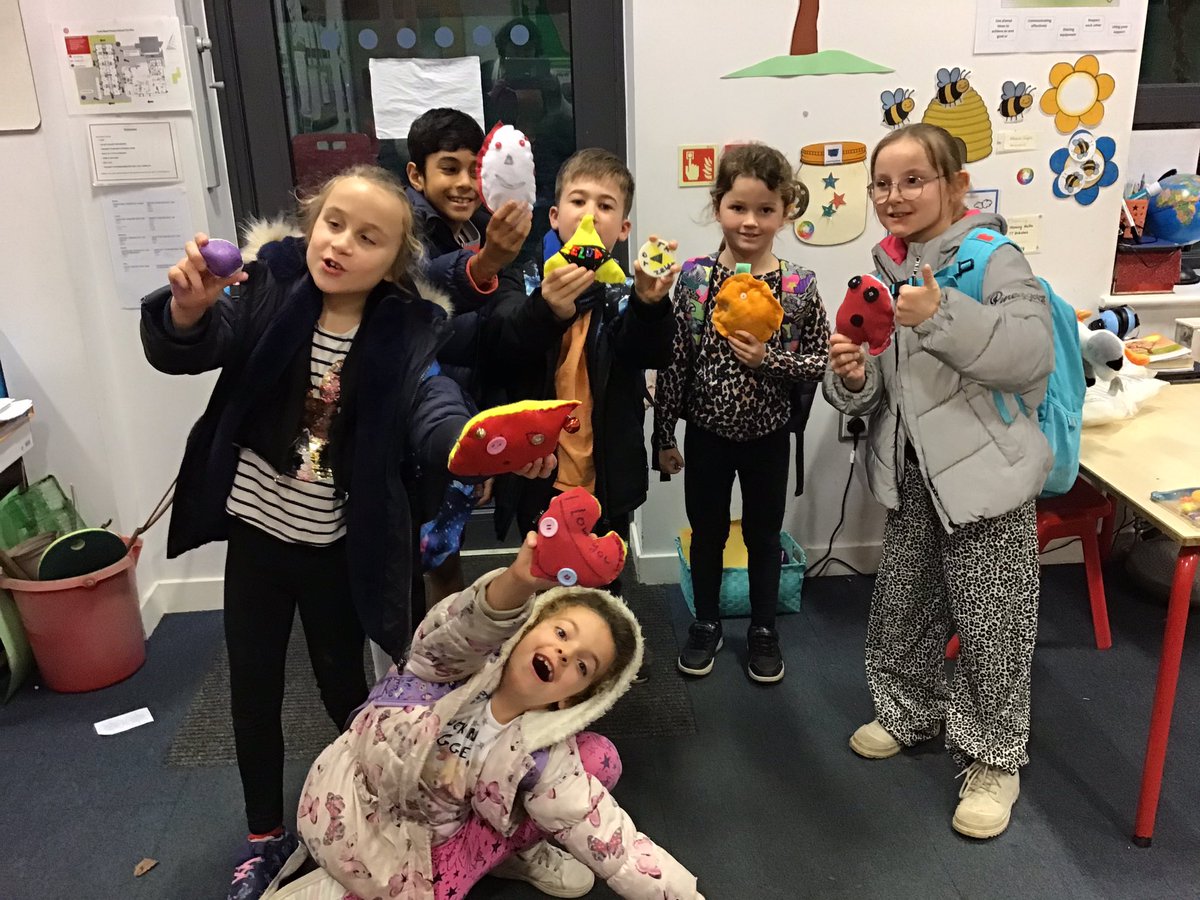 4YorkeMead's tweet photo. Sewing results are in: look at these lovely ‘Pocket Pals’ made out of old school jumper. How beautiful they are! Another project done for Eco Club. #ecoschools #sewing #upcycling #lifeskills @ecoyorkemead #learnsewing https://t.co/pPvUrFZgOp