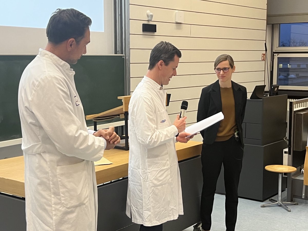 Interdisziplinäre Medizinische Intensivtherapie FR (@imit_freiburg) on Twitter photo Mit einer grossartigen Antrittsvorlesung zu Sepsis und septischem Schock hat heute PD Dr. Corinna Lang ihre Habilitation erfolgreich abgeschlossen! Herzlichen Glückwunsch! @StaudacherDawid <a href="/TobiWengenmayer/">Tobias Wengenmayer</a> <a href="/Uniklinik_Fr/">Uniklinik Freiburg</a> Mit einer grossartigen Antrittsvorlesung zu Sepsis und septischem Schock hat heute PD Dr. Corinna Lang ihre Habilitation erfolgreich abgeschlossen! Herzlichen Glückwunsch! @StaudacherDawid <a href="/TobiWengenmayer/">Tobias Wengenmayer</a> <a href="/Uniklinik_Fr/">Uniklinik Freiburg</a>