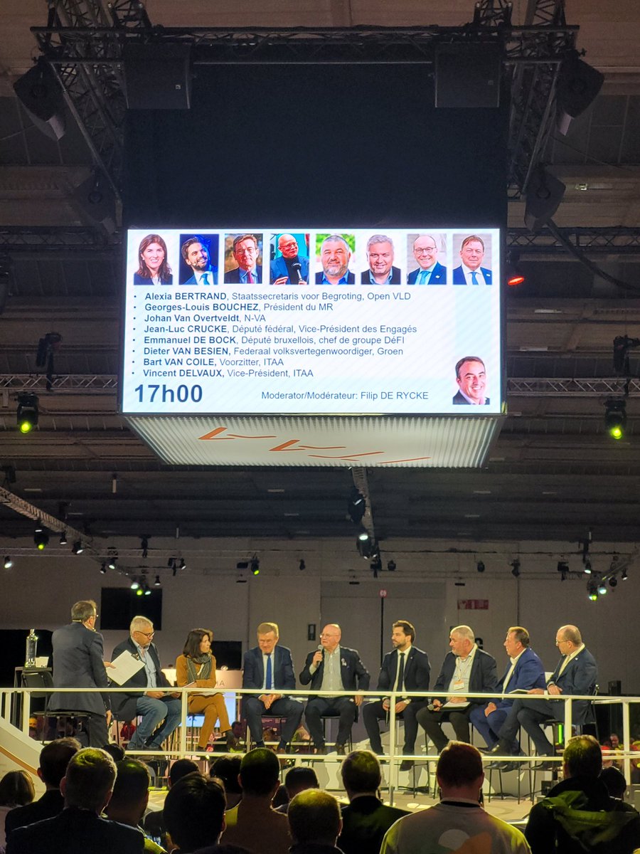 🎤 Avant le verre de clôture nous confrontons les priorités des membres ITAA a nos décideurs politiques 
🥂 Voordat we feestelijk afsluiten confronteren wij beleidsmakers met prioriteiten van onze leden