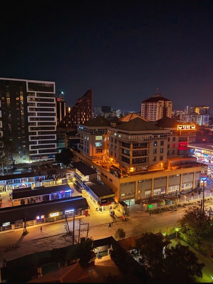 SupremeResidenc's tweet photo. Night views are therapeutic 😌. 
They not only radiate the beauty of our city but also envision the modern lifestyle and the vision of a world-class business hub.
Come enjoy this and more at #supremeresidences.

#fyp #holiday #kenyaweekends #vacations https://t.co/mCHVFjF7Zt