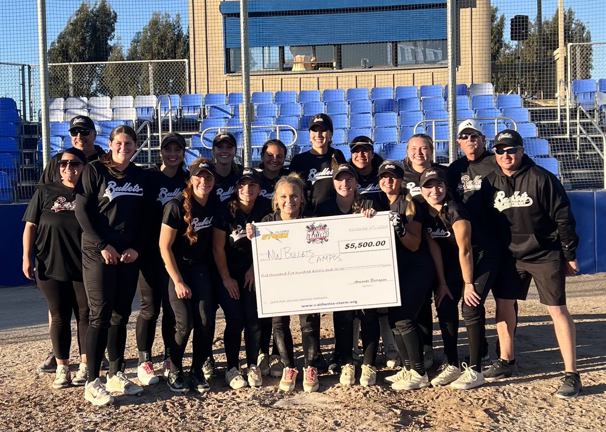 AnnaBraukus's tweet photo. PGF Ultimate Challenge was a success‼️ So proud of this team for showing up on the field and playing with a goal to win. See you at Early Thanksgiving!
@NWBulletsSB @VictoriaHayward @delanieewisz @CarliCutler13 @LineDsoftball @los_stuff @PGFnetwork https://t.co/ry4uskRt1x