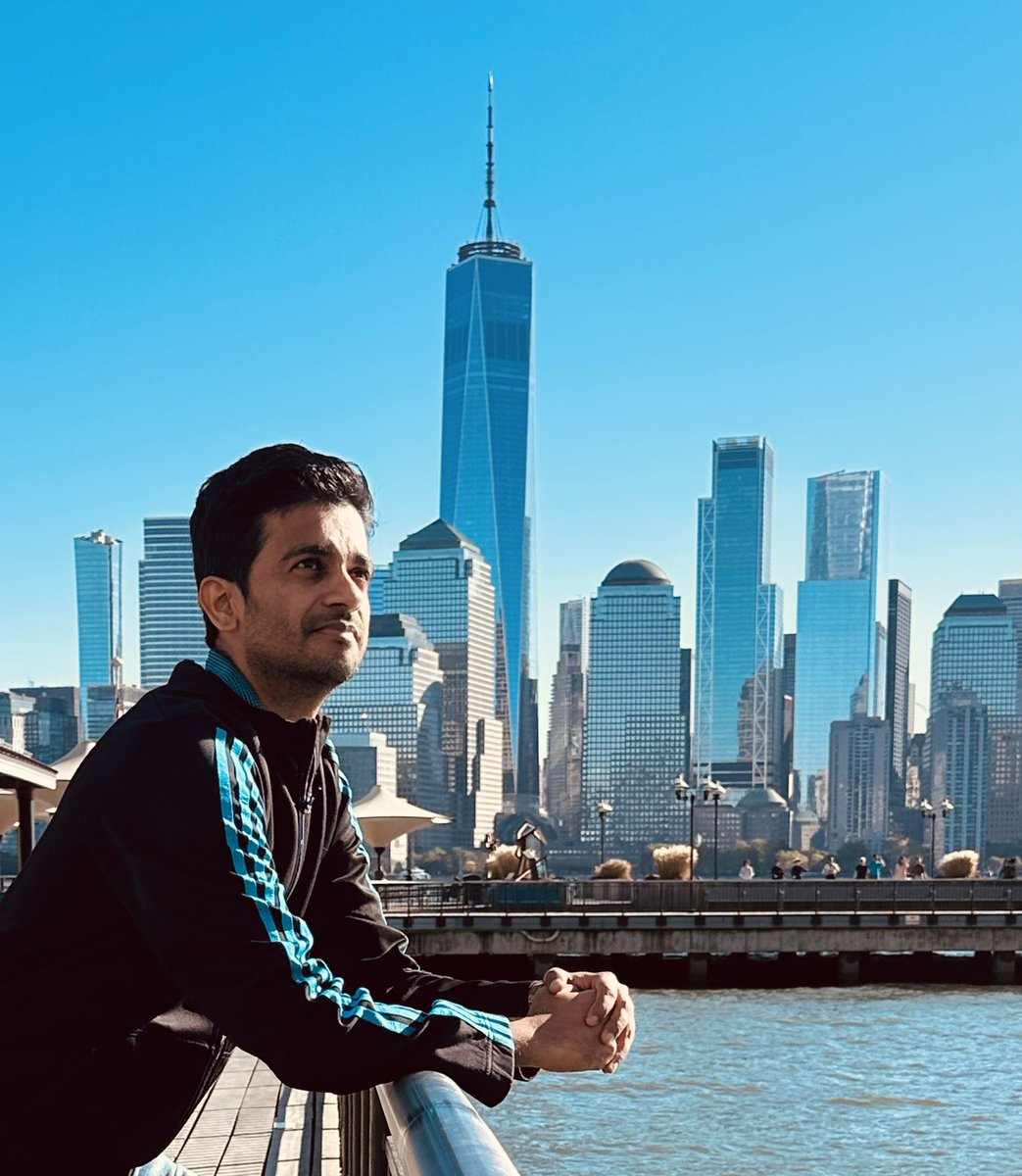 VilasNayak's tweet image. Always a thrill coming back to New York—this city never ceases to amaze me 🌆✨ Thanks to my talented friend @HarshdeepKaur for these awesome captures:) 

#NYC #CityThatNeverSleeps #endlessinspiration #art #vilasnayak