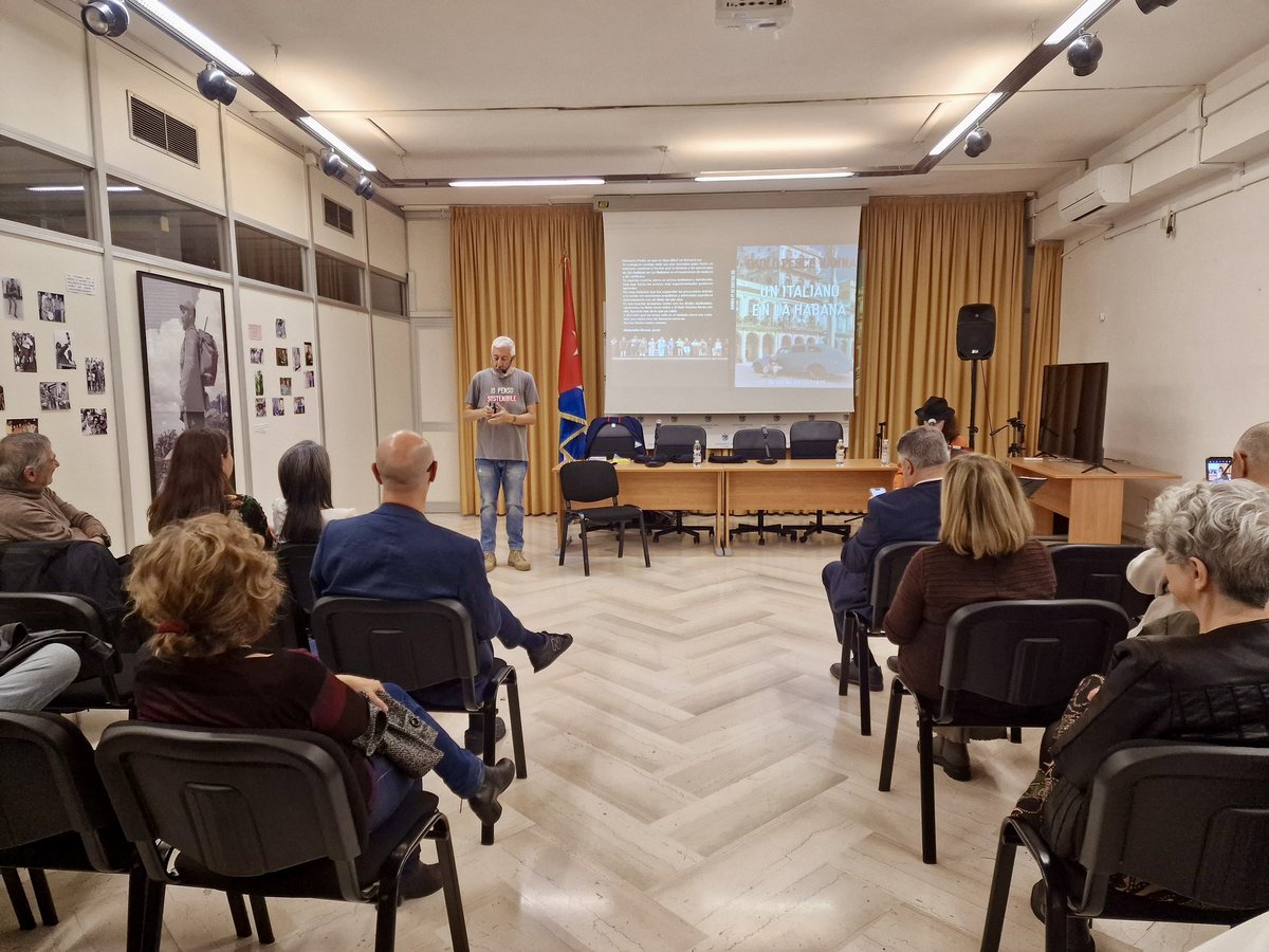 MirtaGranda's tweet photo. Presentazione a @EmbaCuba_Italia del libro “Un italiano all'Avana”, di Paolo Pesce Nanna. Sono intervenuti anche Ludovica Valori e Giuseppe Spinillo, grandi appassionati di #CubaÚnica 🇨🇺. https://t.co/etMW2TktSH