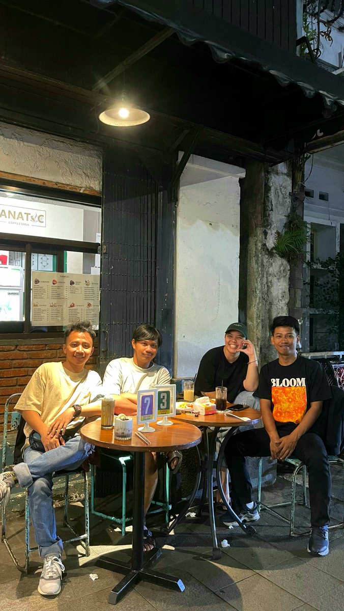 Mendung Euy tweet media