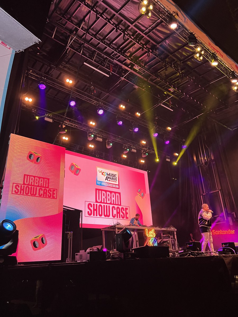 Después de disfrutar de los Secret Shows y del Urban Showcase, esta noche llegan #LOS40MusicAwardsSantander 🏆🎶

Barcelona brillará más que nunca al ritmo de la música en solidaridad con los afectados por la DANA ❤️‍🩹