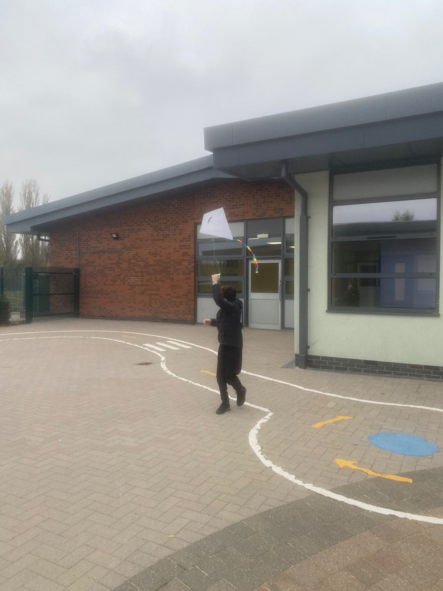 Bridgeview_Hull's tweet photo. Today a pupil from #Tyneclass enjoyed ticking off one of his Bridgeview 50 and flying a kite 🪁💨 https://t.co/Vw6q2NTQvZ
