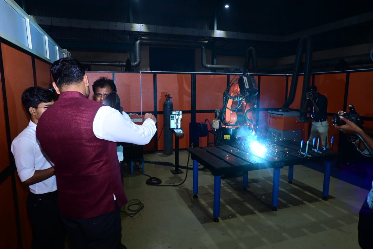SampadSwainBJP's tweet photo. SDI-B boasts state-of-art infrastructure and a strong training model with the transformative potential to bridge the nation's skill gap.
#SkilledOdisha #ViksitOdisha https://t.co/52UWJNd0W7
