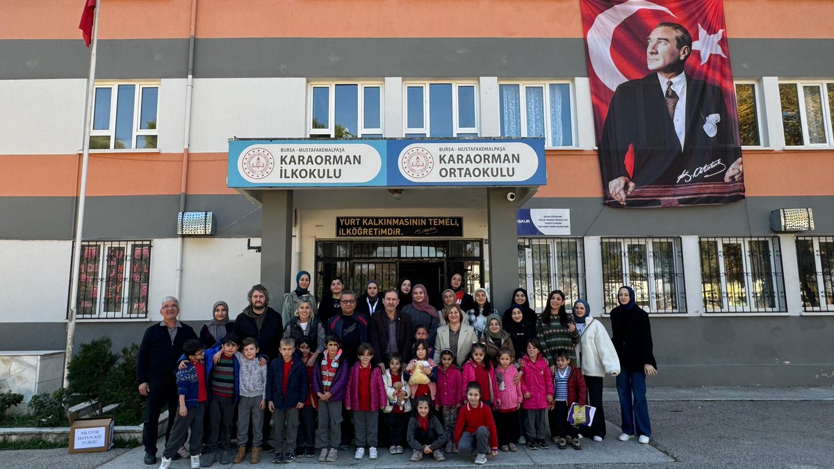 Oyunlar oynayarak keyifli anlar geçiren öğrencilerimizin, ara tatiline neşeyle girmelerini umarak etkinliğimiz sonlandı. Bu tür desteklerin, çocuklarımızın gelişimine katkı sunacağına inanıyoruz. 🎶💙✔️

#GSBYurtları

📍Nilüfer Hatun Yurdu