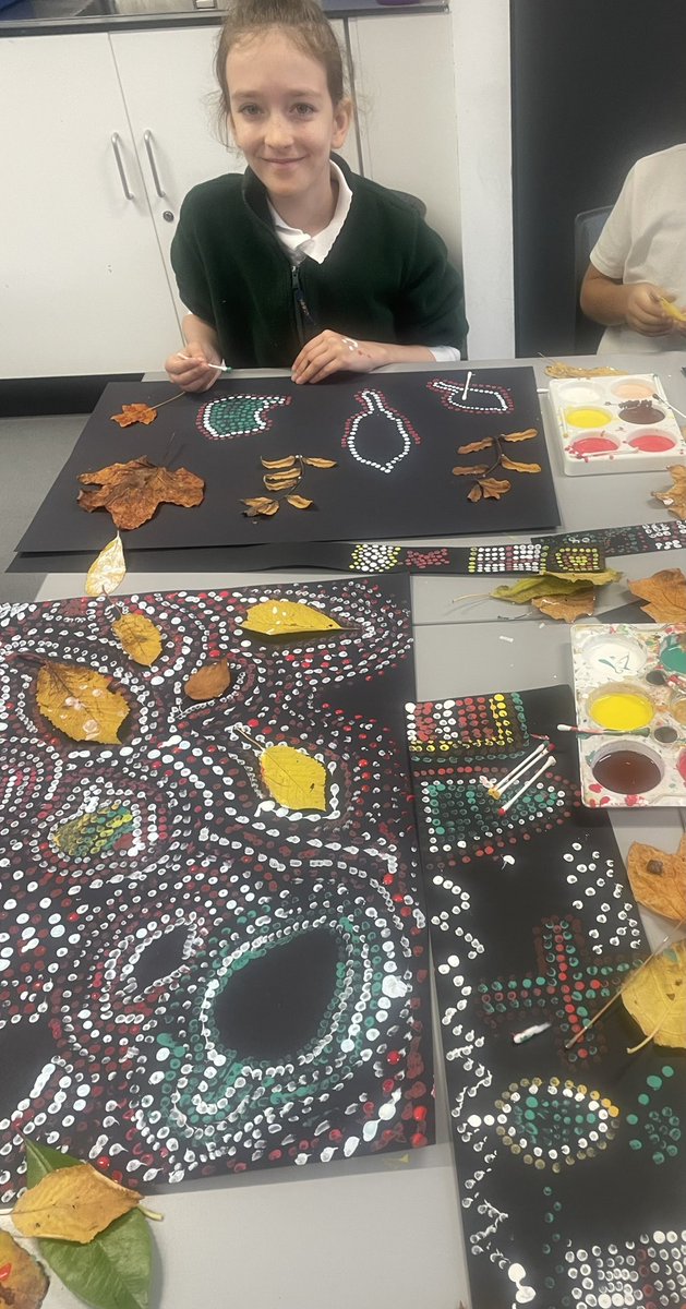 AlbionPrimary's tweet photo. Year 5 had so much fun creating autumn art using the leaves from forest school and were inspired by Aboriginal artists. #APScreativity https://t.co/gE87OpGxtl