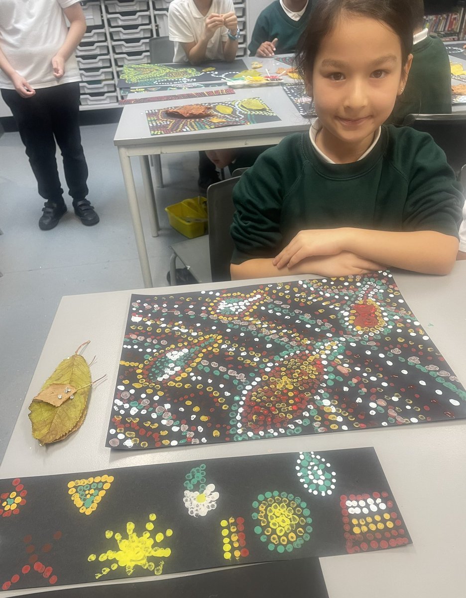 AlbionPrimary's tweet photo. Year 5 had so much fun creating autumn art using the leaves from forest school and were inspired by Aboriginal artists. #APScreativity https://t.co/gE87OpGxtl
