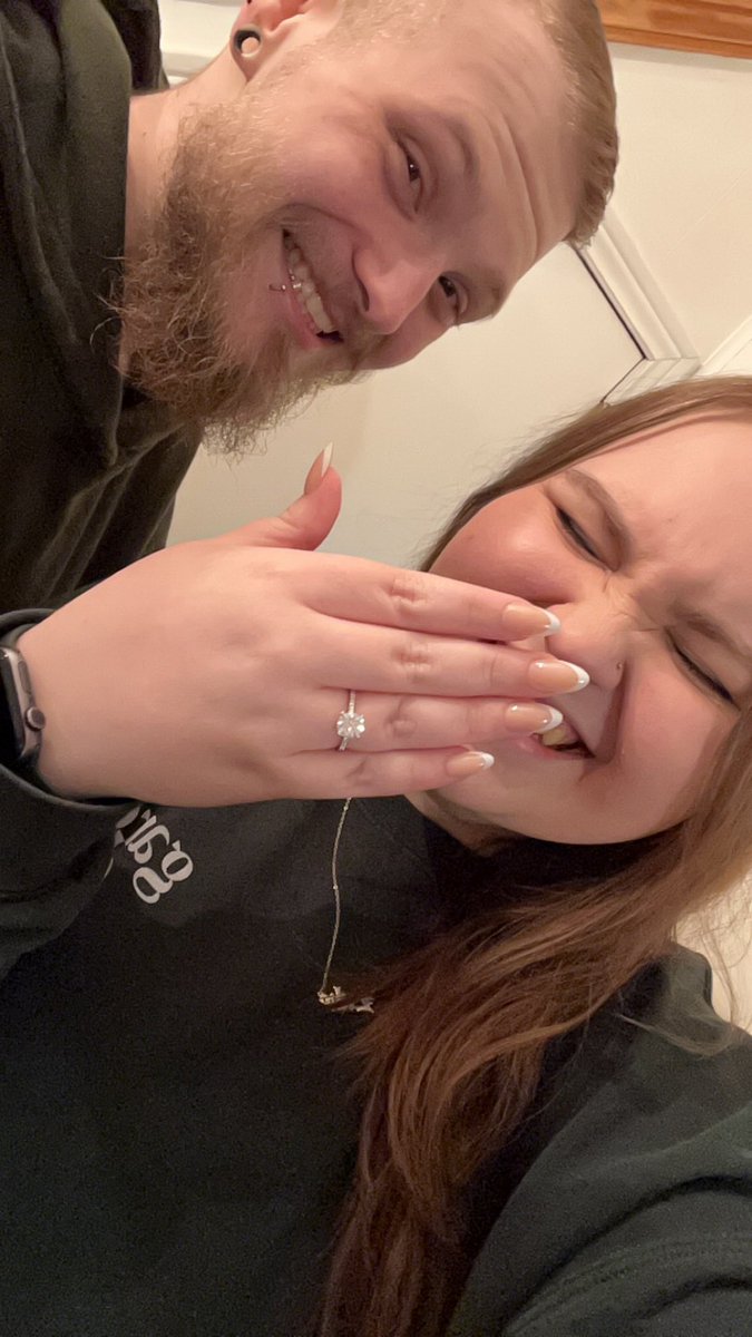 CodeNameLore's tweet image. Got engaged and lost 110lbs, what have y’all been up to?