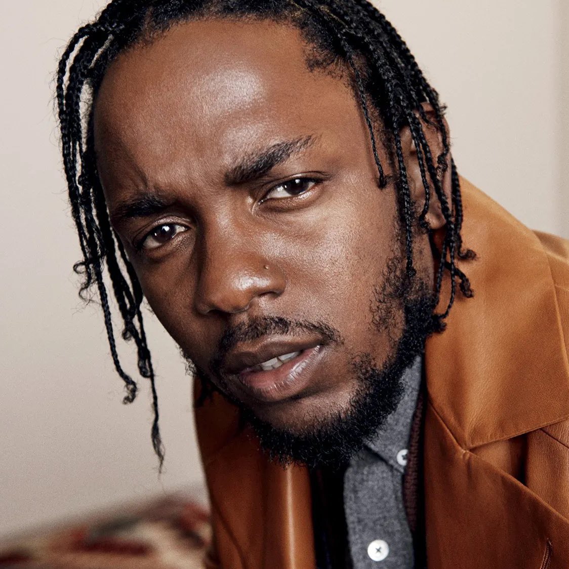 nfr_podcast's tweet photo. Kendrick Lamar is the MOST nominated rapper at the 2025 #GRAMMYs — (7x) 🤯

🏆 Song of the Year
🏆 Record of the Year
🏆 Best Rap Song (2x)
🏆 Best Rap Performance (2x)
🏆 Best Music Video https://t.co/IAS7qZXEJZ