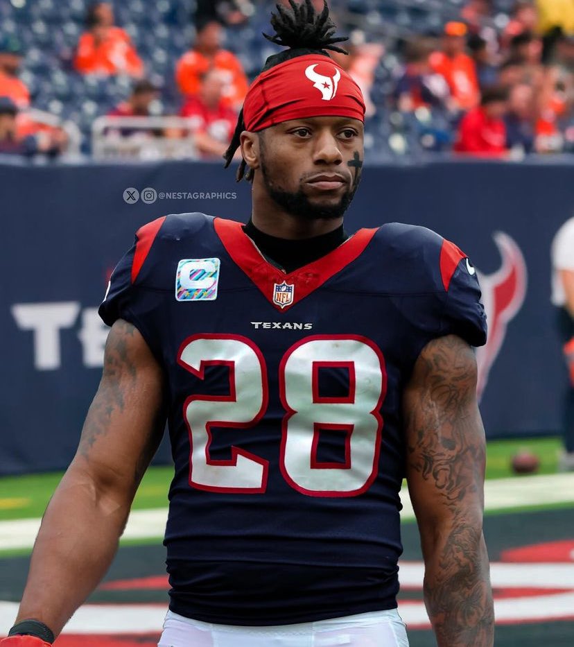 This is a No brainer l—Joe Mixon named Team Capain! #HTownMade <a href="/LandryLocker/">Landry Locker</a> had it first