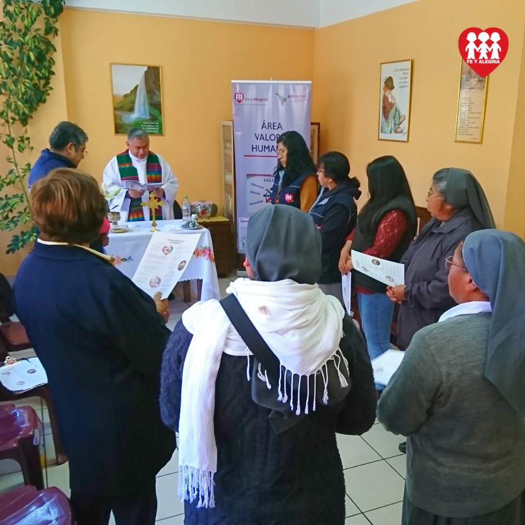 FYABolivia's tweet photo. Se desarrolló el Encuentro de Congregaciones Religiosas que apoyan a Fe y Alegría La Paz compartiendo avances del POA del Área de Valores y el proyecto Adveniat. https://t.co/k9WSdMB0Sl