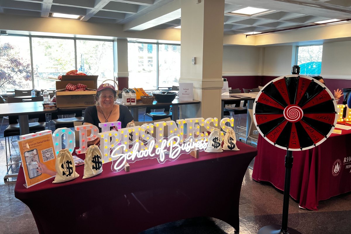 RICNews's tweet image. We ♥️ our First Gen Students! 

Thank you for celebrating #FirstGenStudent Day with us! 

#RhodeIslandCollege #BeBOLD #FirstGen