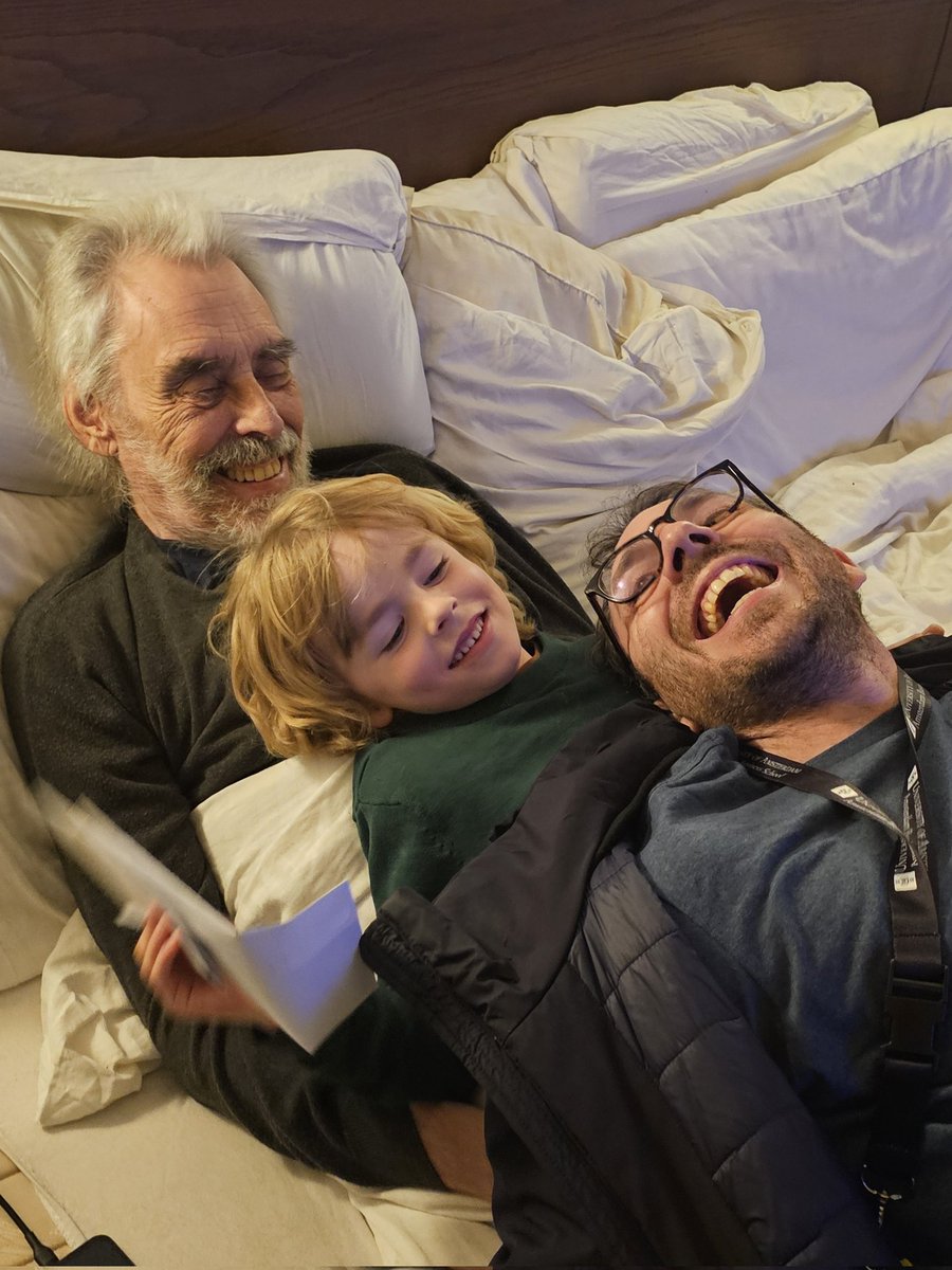 annetwerk's tweet image. Lieve mensen, ik probeer nog steeds keihard om het medicijn voor mijn man te verkrijgen. Willen jullie mij asj helpen en mijn post op linkedin delen? Zodat deze liefde, als in de foto, nog een tijdje kan blijven bloeien #mijnliefpalliatief Alvast ontzettend bedankt!