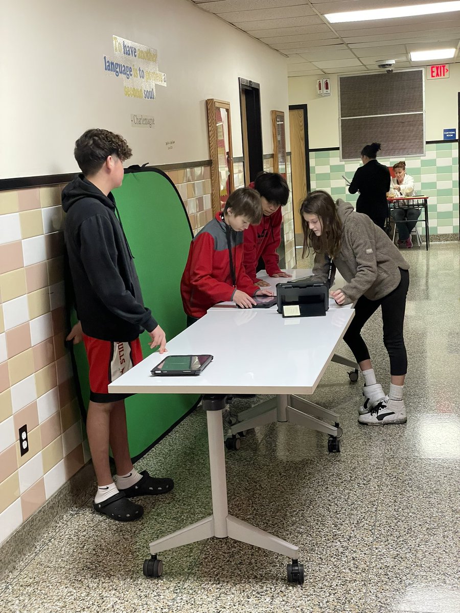 Congratulations on doing an amazing job of becoming Civil Rights advocacy journalist! Students developed an investigative report and published their video via iMovie and Canva. #MineolaProud