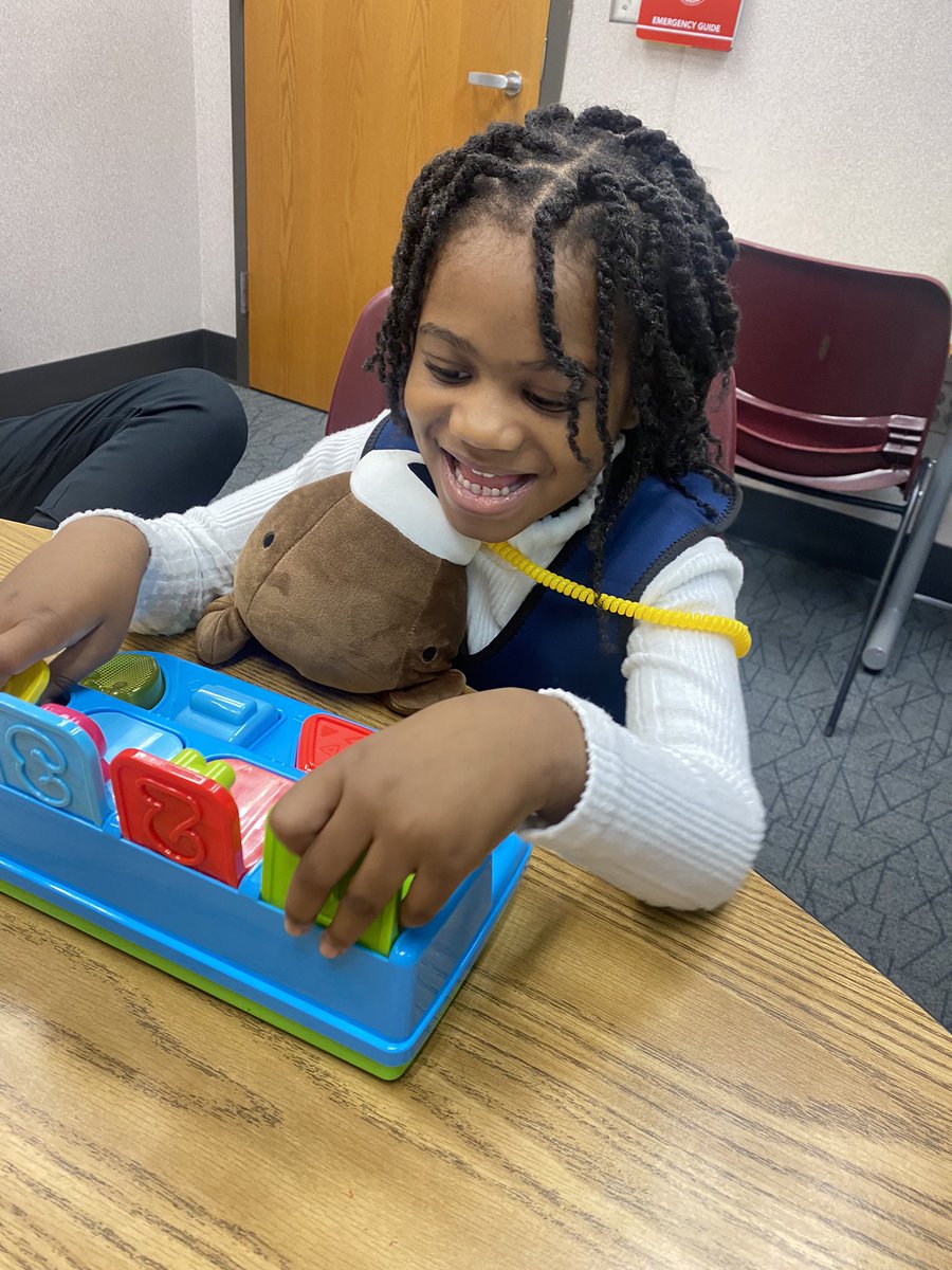 CyndyWebb00's tweet photo. The differentiated seating is great but the weighted bear is by far her favorite!! We have the BEST OT!! @CliffordOTNWE @MrsWey10 @DrLindaWatkins @CarlaSpenc3470 https://t.co/JwjhER3iqf