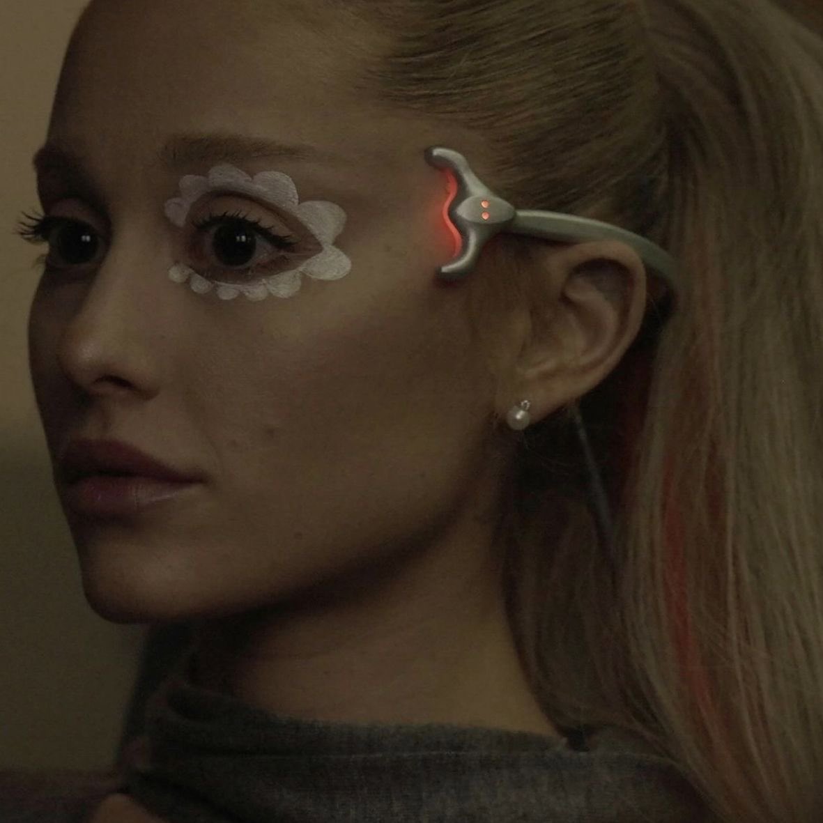 theegrandeheels's tweet image. my song of the year and album of the year