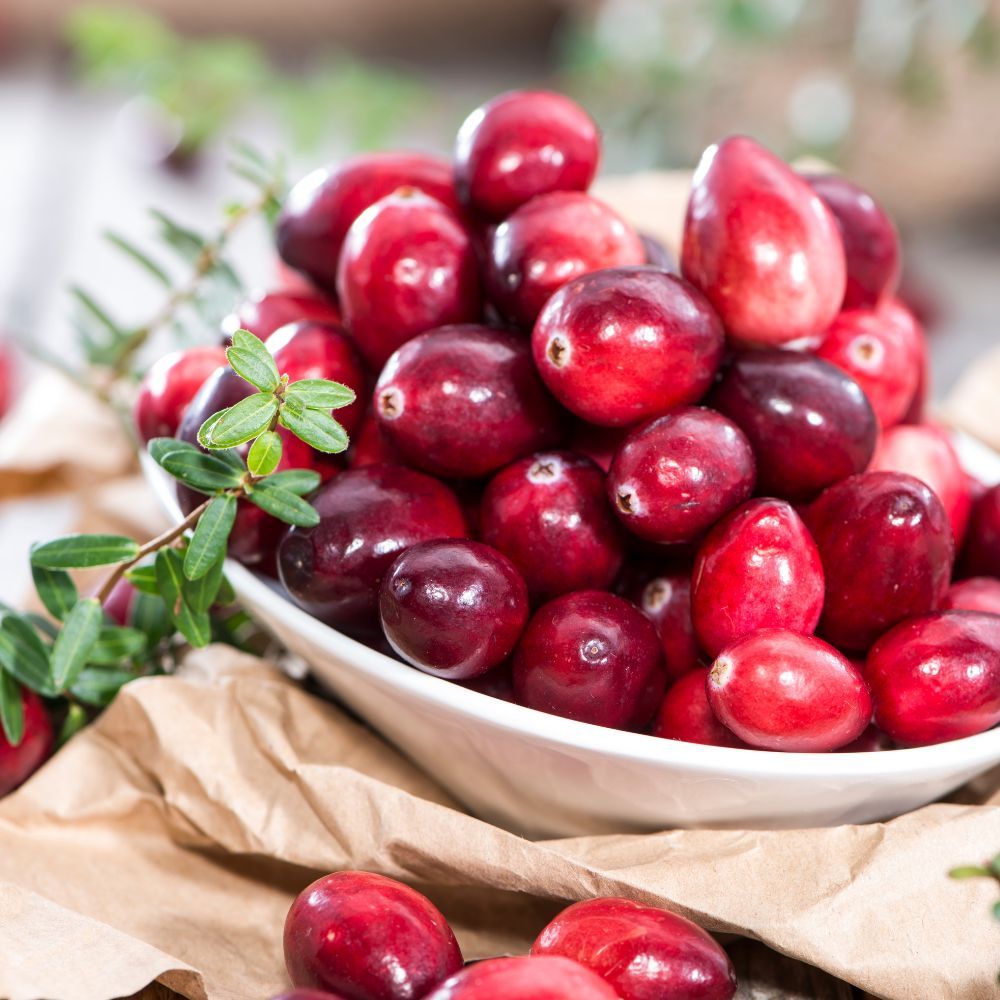 SweetMecandies's tweet photo. The 5 states known for growing cranberries are: #Massachusetts, #Wisconsin, #New Jersey, #Oregon, and #Washington. This is a great hard candy flavor for fall. #cranberries https://t.co/hpYWJlTaip https://t.co/XXjsd0LWnv
