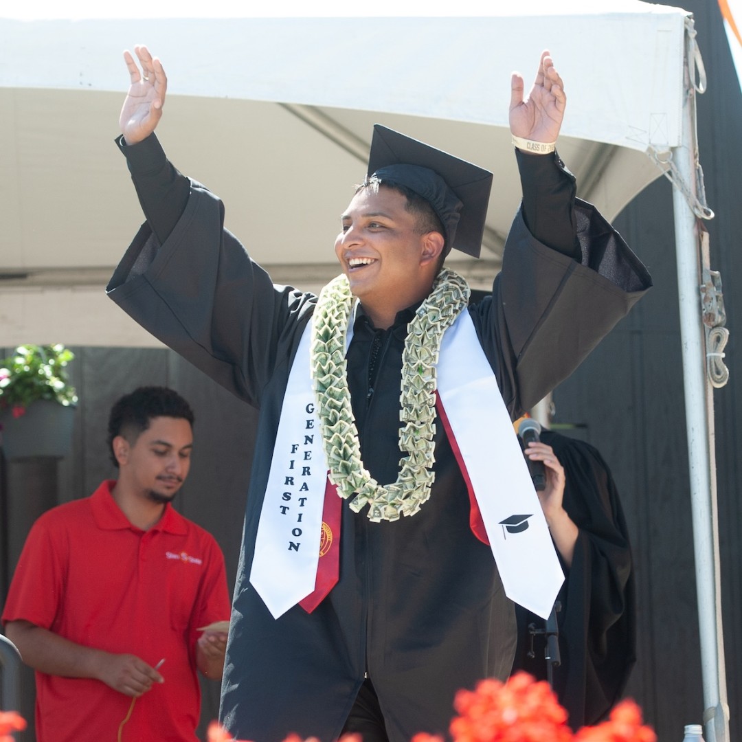 stan_state's tweet image. Today is First-Gen Day! #StanState is proud to honor the achievements, resilience and contributions of our first-generation students, staff, faculty and alumni. Here’s to our first-gen Warriors—today is for you! 🎉🎓 #FirstGenPride #StanStateFirstGen