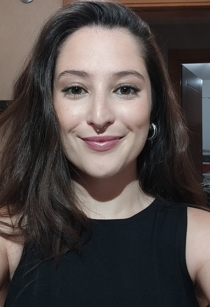 COTS_Va_Sg's tweet photo. 📝 La ganadora de la quinta edición del Premio TFG de #TrabajoSocial del #COTSVa_Sg y de la @feyts_uva, Vanessa Mateo, protagoniza la nueva entrevista de nuestro #blog #EnClaveSocial realizada por Raquel Villalón.

🔗https://t.co/TVBM7jhrje https://t.co/aE0Kb0UKeB