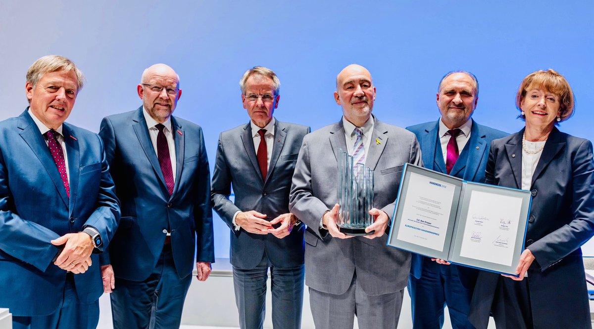 Ron_Prosor's tweet photo. Yesterday, I had the honor of receiving the European Craft Prize in Cologne—a recognition given to those who shape the world with skill and dedication. As a descendant of a German family, I stand proudly in a united Germany that keeps the horrific wrongdoings of the past in mind while looking toward a brighter future.

In this spirit, I thank the Chamber of Crafts for the opportunity to dedicate this award to Abigail Edan and her siblings, victims of the October 7th massacre, who lost their parents in an inhumane manner. We shall never forget what happened. Together, we stand against antisemitism and for a better future.