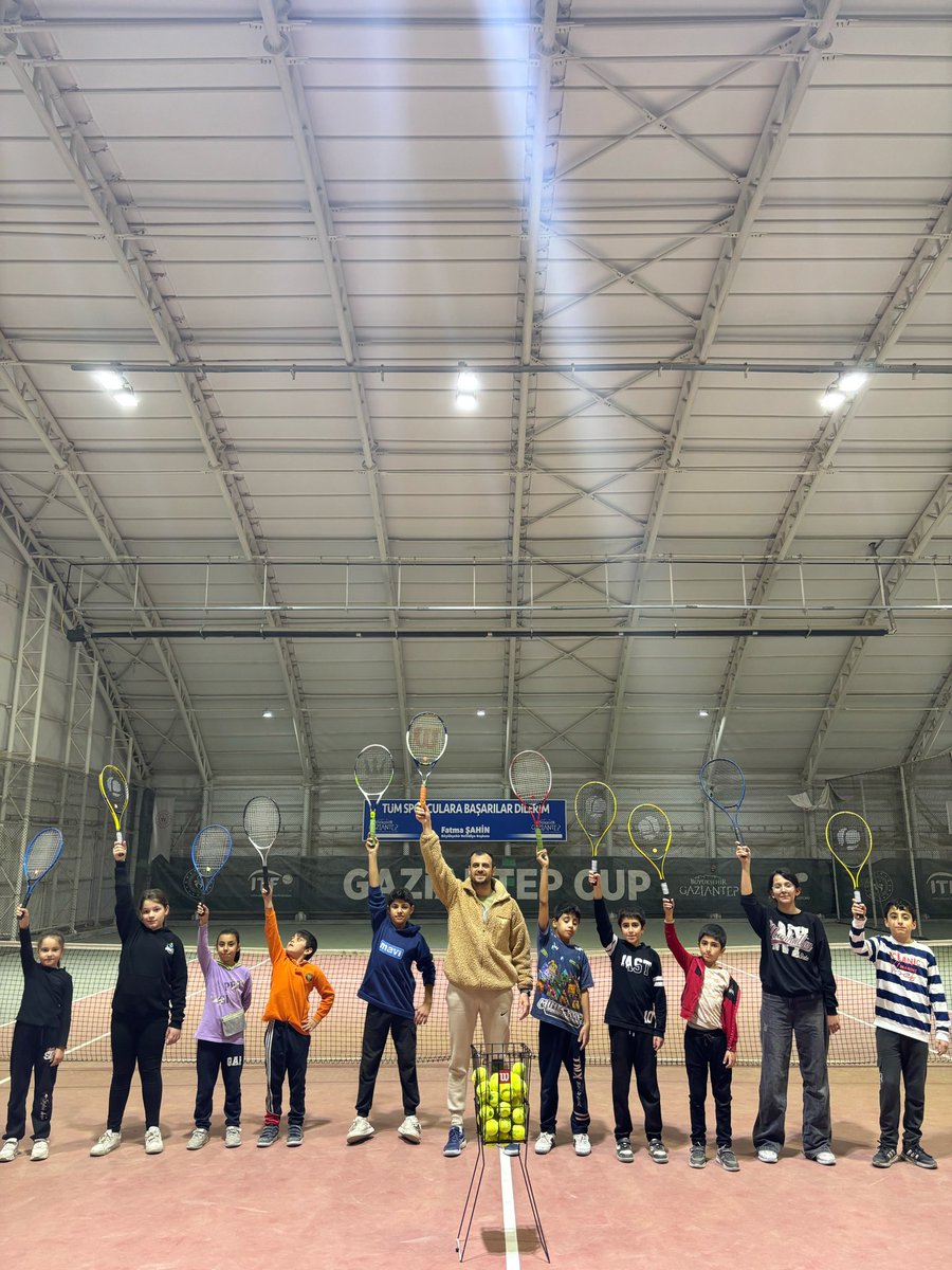 ❗️ Bizim Takımla Antrenman Sonrası 🎾

<a href="/demirlevent1/">Levent Demir</a> <a href="/ibrahimh_polat/">İbrahim Halil Polat</a> <a href="/GSB_Gaziantep/">Gaziantep Gençlik ve Spor İl Müdürlüğü</a>