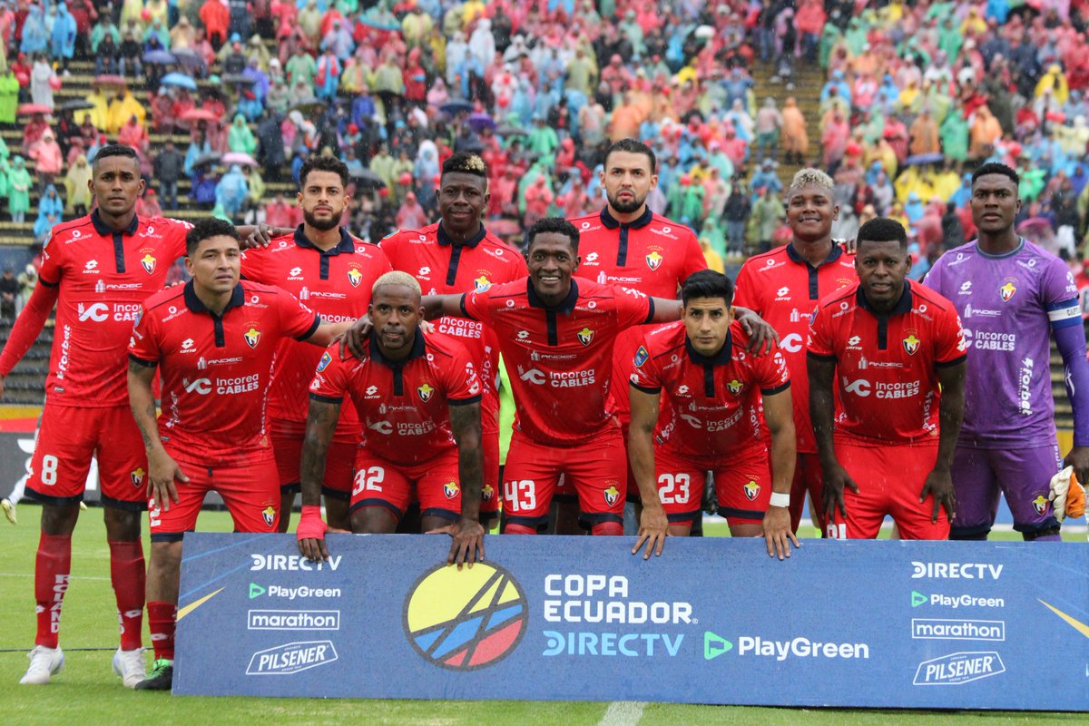 charlesvelez_3's tweet photo. • Lo soñamos ahora hay que hacerlo realidad ..! 
@elnacionalec 
🔴🔵 https://t.co/Agxys95tq6