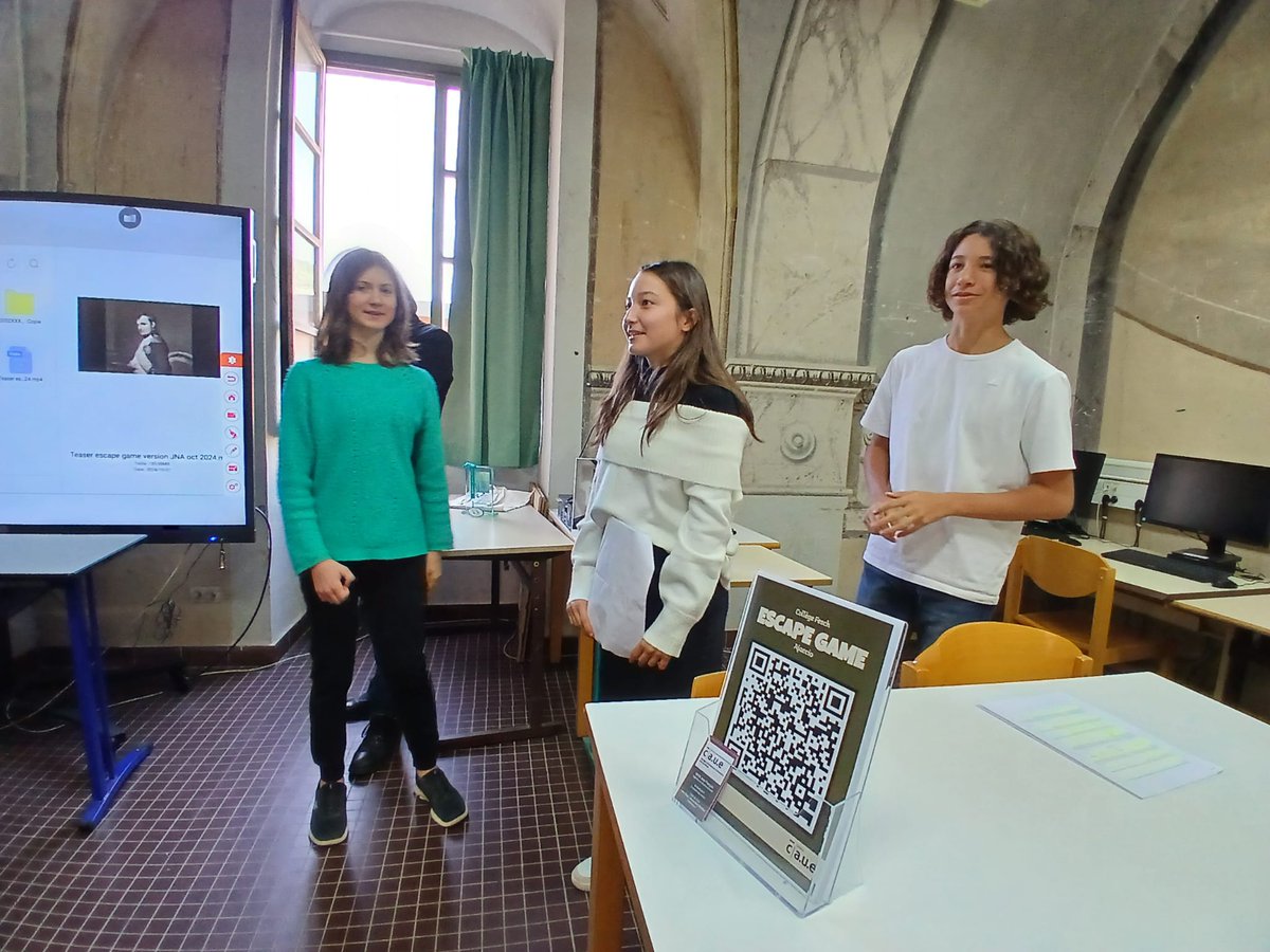 U rettore era in a cità sculare Fesch. Hà pussutu vede corsi di mathematichi in gruppi di bisognu è un corsu di #LinguaCorsa in a filiera bislingua. Au CDI, il y a découvert l’#EscapeGame produit par 4 collégiens. Cet outil ludique permet de valoriser l’histoire du bâtiment.