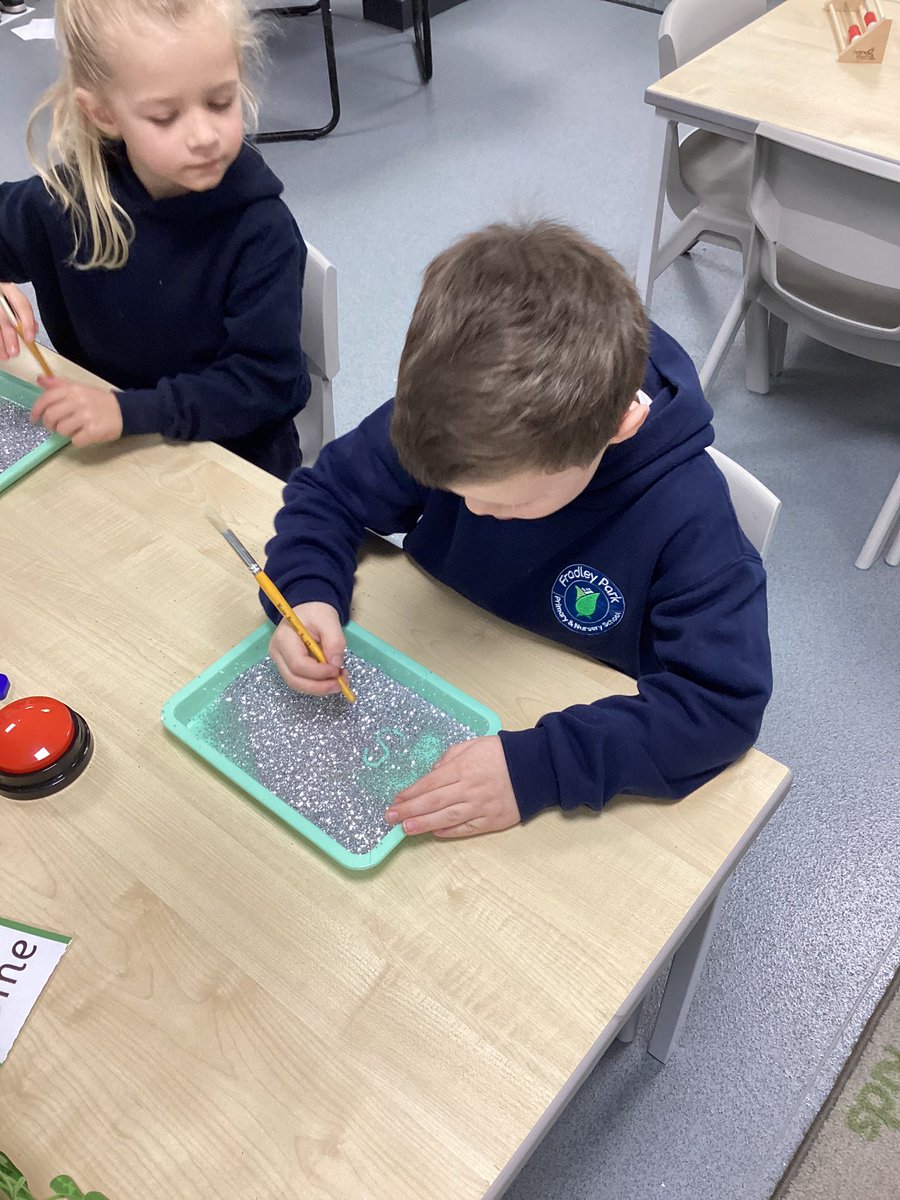 Fradley Park Primary - Year 1 tweet media