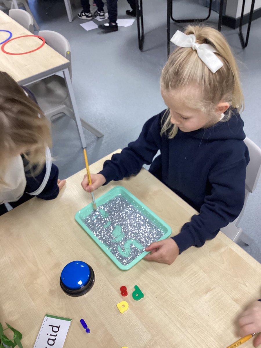 Fradley Park Primary - Year 1 tweet media