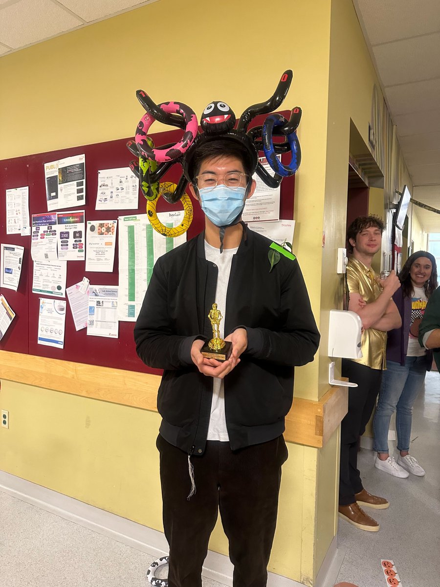 GlialSciences's tweet photo. IGS thrives on community! Our Halloween party brought members together, featuring a spooky data contest. ๐ Congrats to Jesse Zhan, our winner, and to Director Paul Tesar for best costume! ๐ #IGSCommunity #SpookyScience https://t.co/GO9sbj1BRv